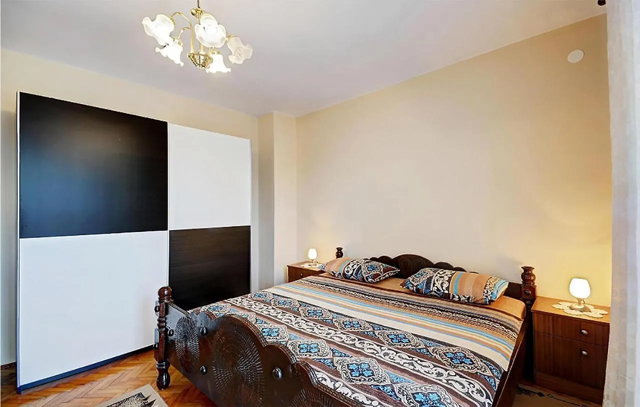 Nice Apartment In Pula With Kitchen 0*,