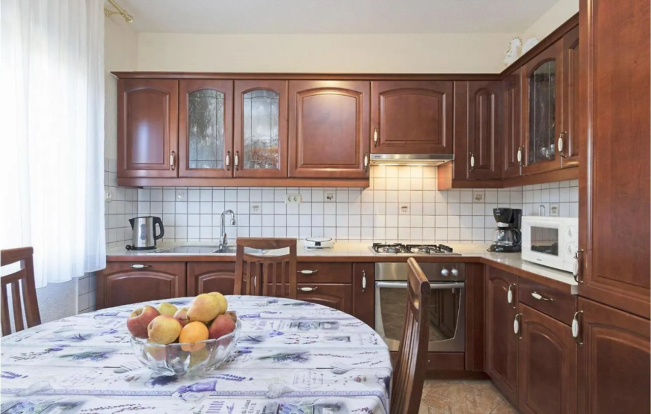 Nice Apartment In Pula With Kitchen