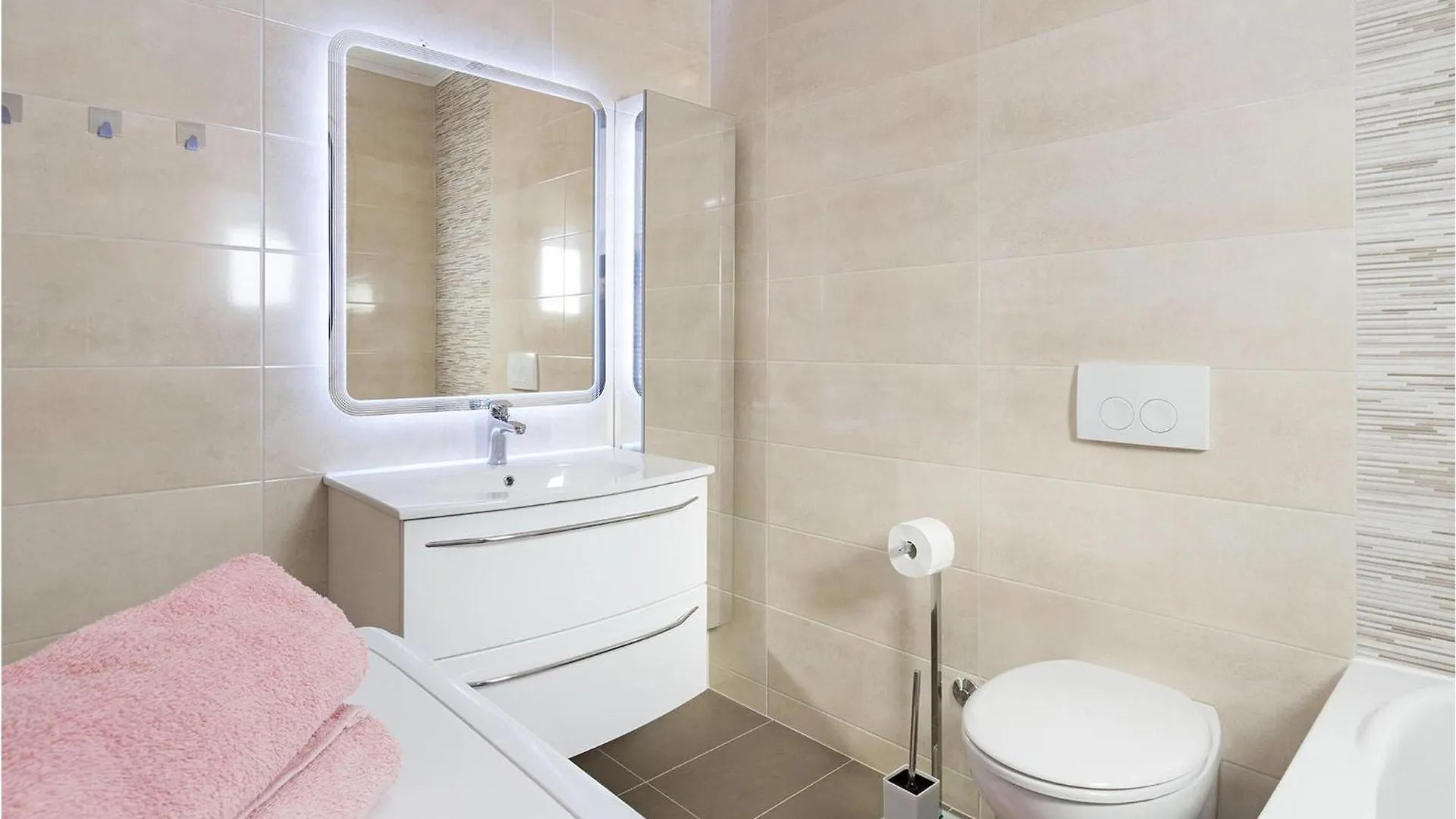Nice Apartment In Pula With Kitchen