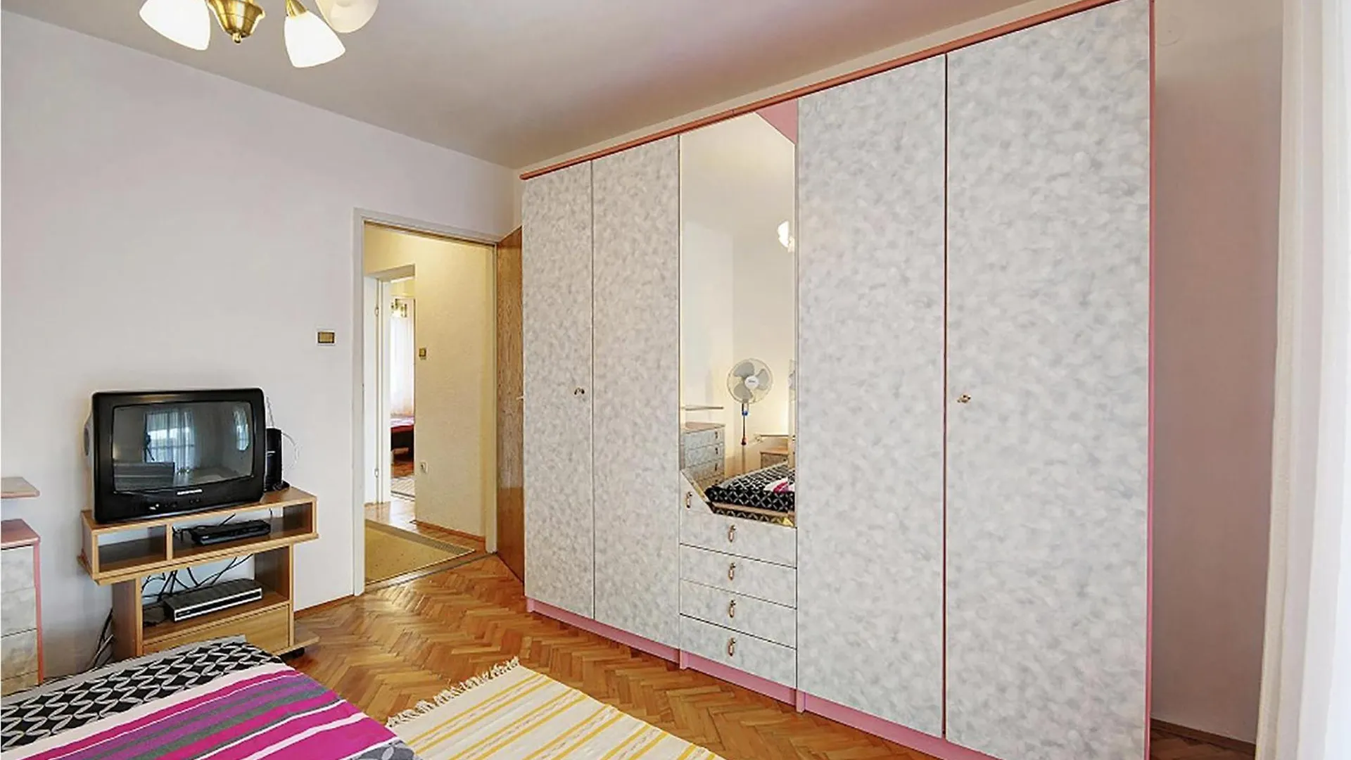 Nice Apartment In Pula With Kitchen