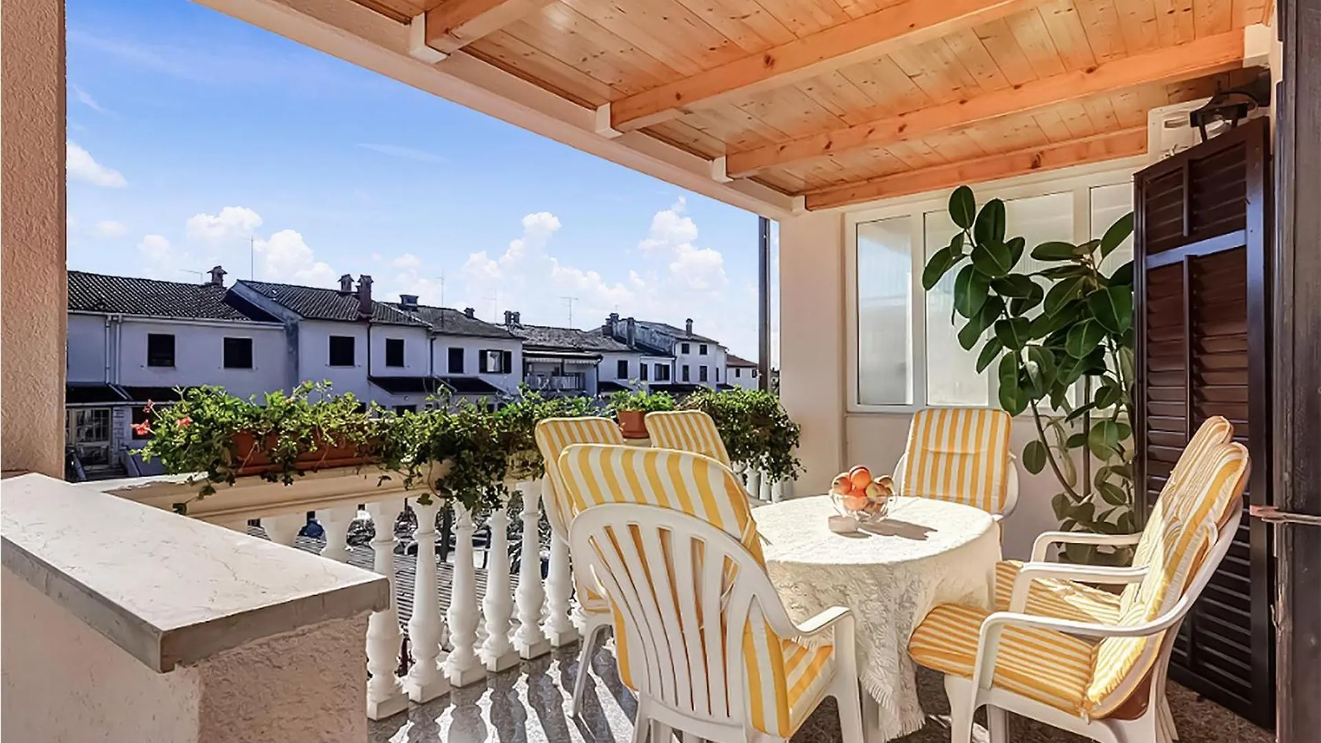 Nice Apartment In Pula With Kitchen