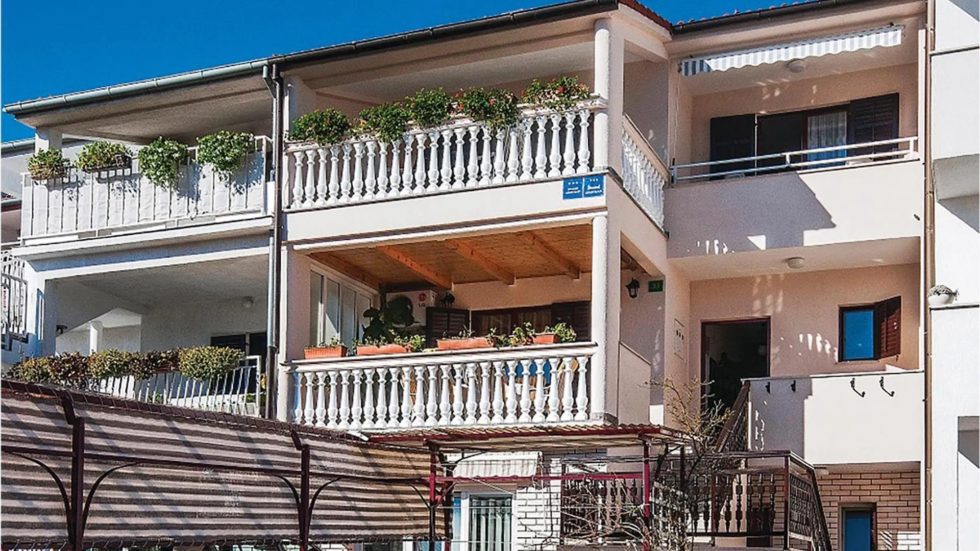 Nice Apartment In Pula With Kitchen Croatia